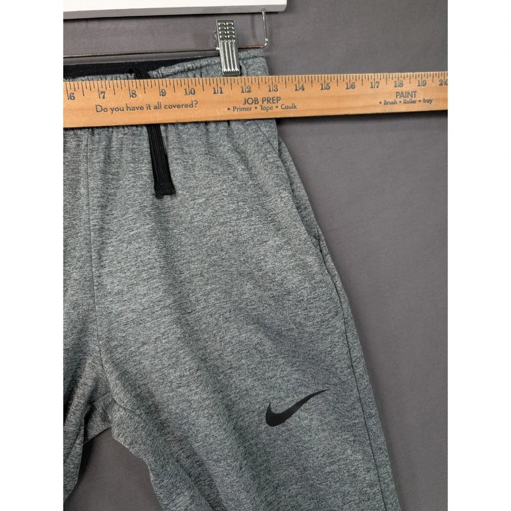 Nike Boys XL Gray Dri-FIT Therma Training Sweatpants Graphic Joggers 6815